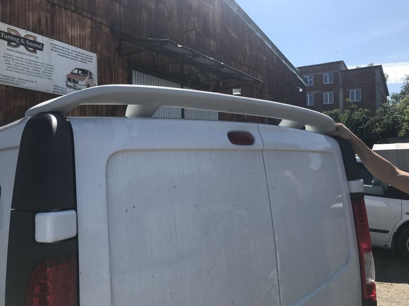 Спойлер на дах (під фарбування) для Opel Vivaro 2001-2015 рр 6752 фото