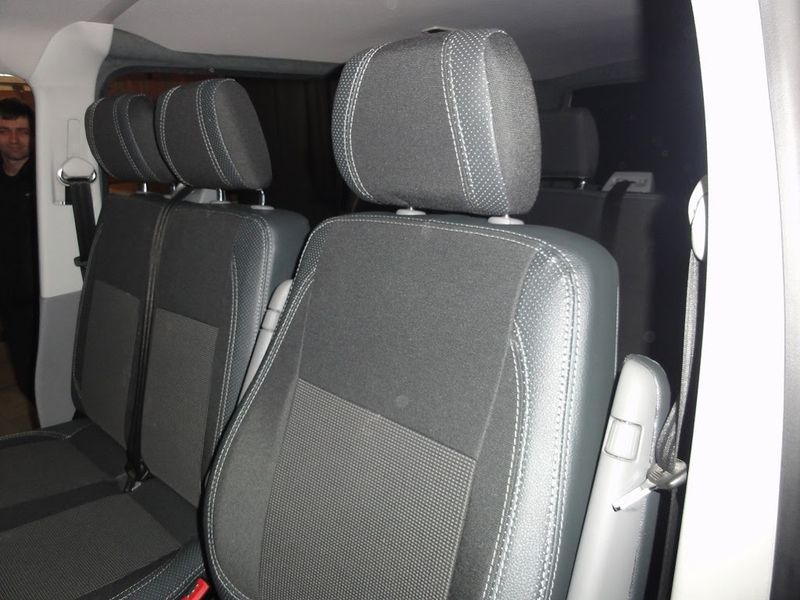 Авточохли (кожзам та тканина, Premium) Повний салон та передні (1 та 1) для Volkswagen T5 Caravelle 2004-2010 років 38787 фото