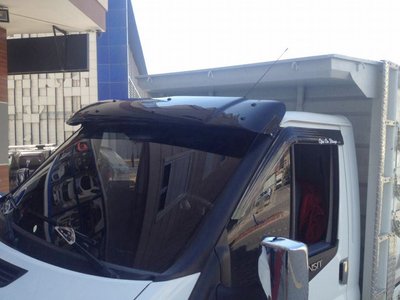 Козырек на лобовое стекло (черный глянец, 5мм) для Ford Transit 2000-2014 гг 14513 фото