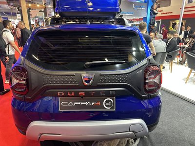 Накладка на задній бампер (ABS, сіра) для Dacia Duster 2018-2023 рр 80540 фото