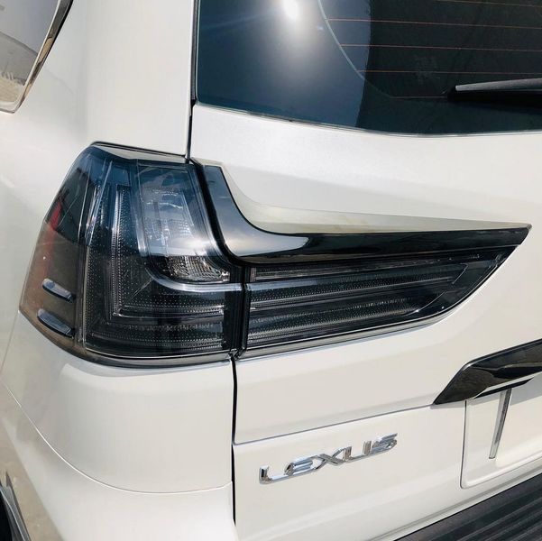 Задня оптика 2016-2023 (Superior Black, 2 шт) для Lexus LX570/450d 65016 фото